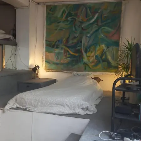 Dans Un Atelier D'artiste * פריז